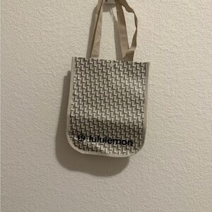 Lululemon Athletica Patterned Cream Tote